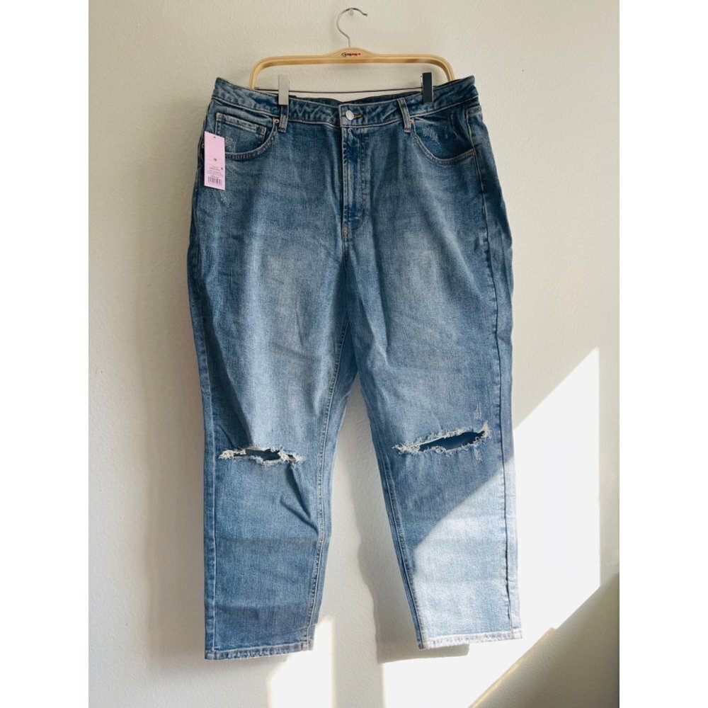 NWT Universal Thread High rise Curvy Mom Jeans